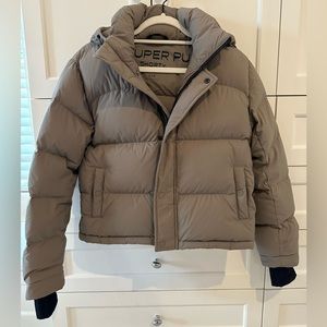 Aritzia Super Puff Shorty size XXS